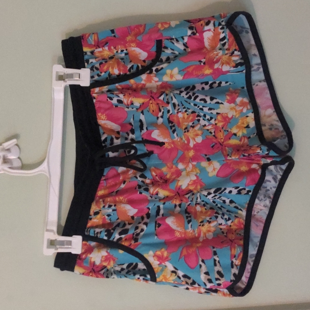 NOBO, Shorts w Blue and Pink Floral Design, Size L/G (11-13)